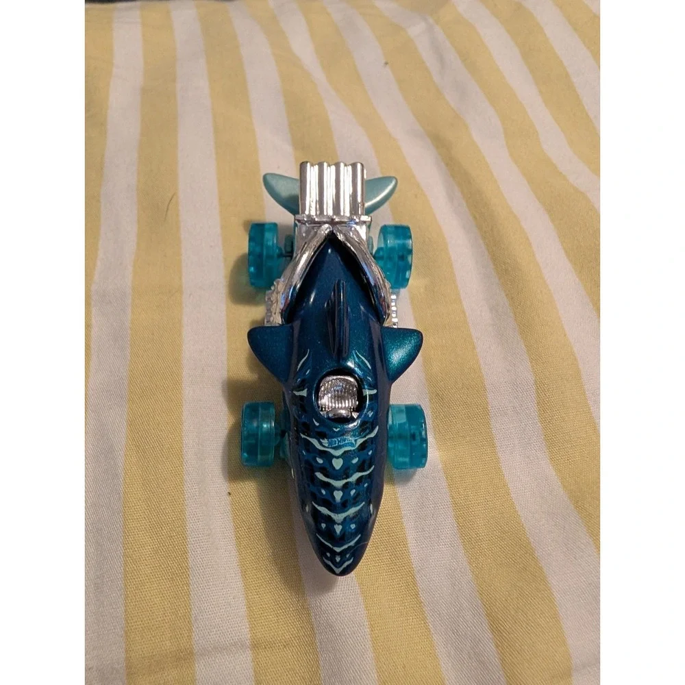 Hot Wheels 2014 HW City Street Beasts Sharkruiser Shark Car 39/250 Blue 1:64